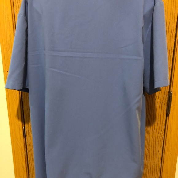 Figs Leon Blue Men’s Technical Collection V-Neck Short Sleeve Scrub Top 2 pocket - Picture 5 of 6
